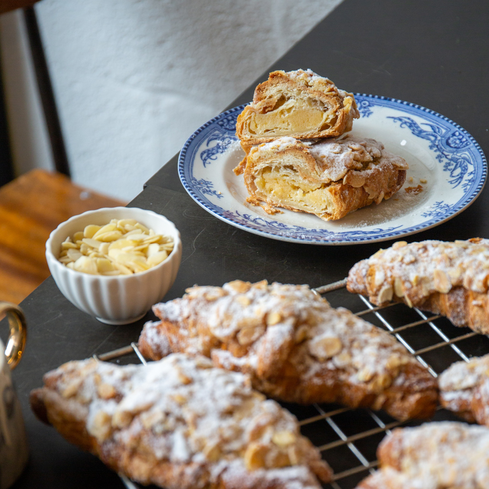 almond-croissant